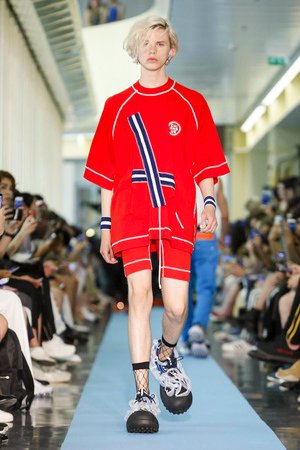 Angus-Chiang-Menswear-SS18-Paris-3209-1498139698-thumb.jpg