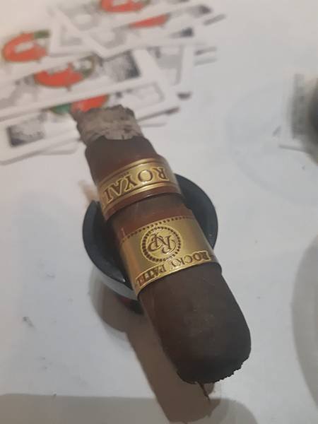 Rocky Patel Royale Robusto.jpg