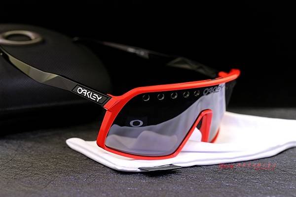 Oakley Origins Collection 35周年限量紀念版運動太陽眼鏡 高雄得恩堂左營店 專業銷售店