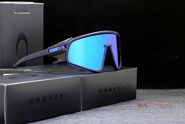 Oakley Latch panel OO9404 運動太陽眼鏡 高雄得恩堂左營店 專業銷售店