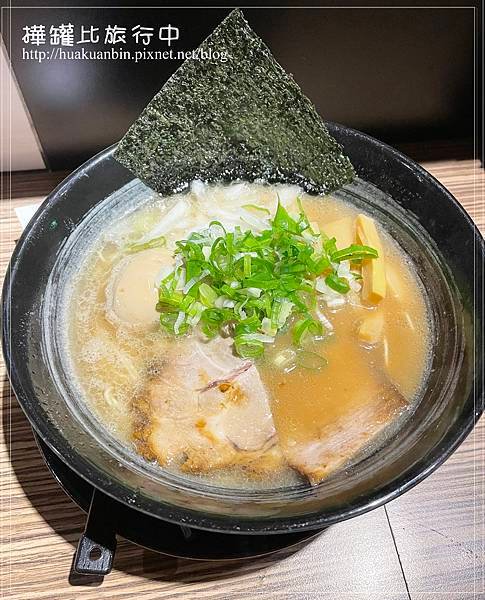 【台北】中山區美食 ✈ 金沢拉麵。加飯加麵吃到飽，超高CP值
