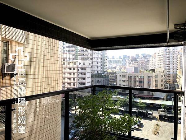 晴天樹-墜.jpg