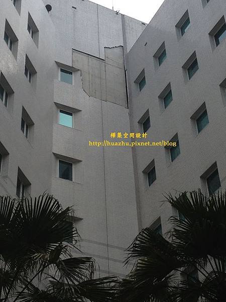剝落外牆