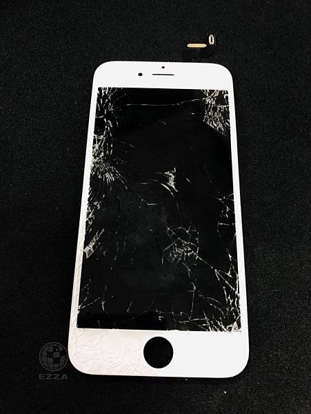 IPHONE6S遭車輾斃.jpg