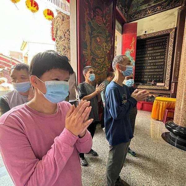 新春到寺廟走春、拜拜