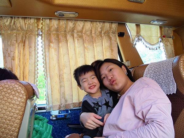 宜蘭休閒一日遊 --- 望龍埤枕山步道、花田村、金車宜蘭威士
