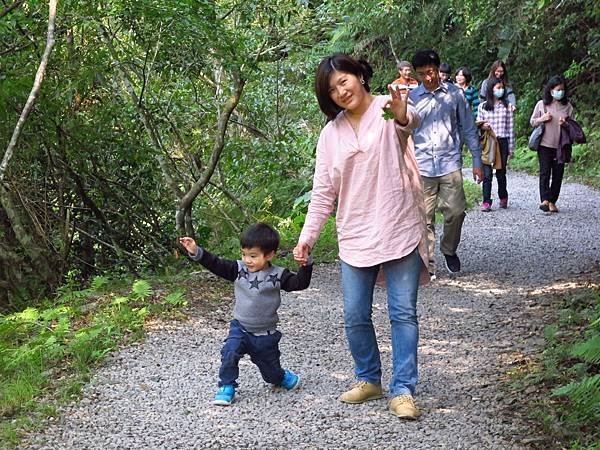 宜蘭休閒一日遊 --- 望龍埤枕山步道、花田村、金車宜蘭威士