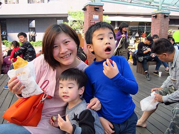 宜蘭休閒一日遊 --- 望龍埤枕山步道、花田村、金車宜蘭威士