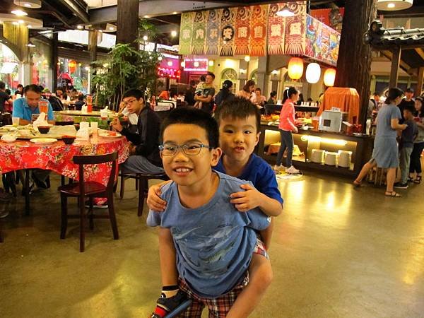 一起跟妖怪住飯店吧 --- 溪頭妖怪村主題飯店、921 集集