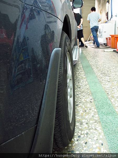 Outlander 爸比休旅車後下防傾桿開箱文