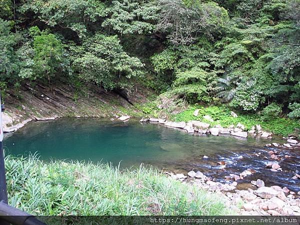 開著 Outlander 金溪露營區 in 坪林