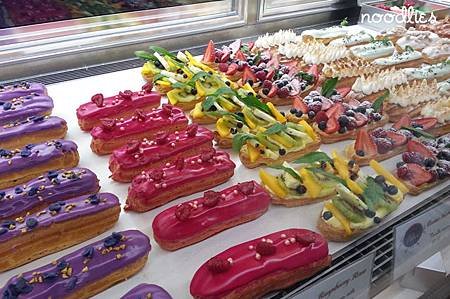 eclairs-colour