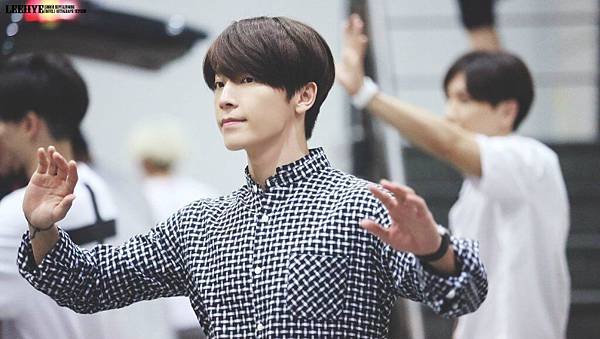 150808-donghae-coex-fansign-2.jpg