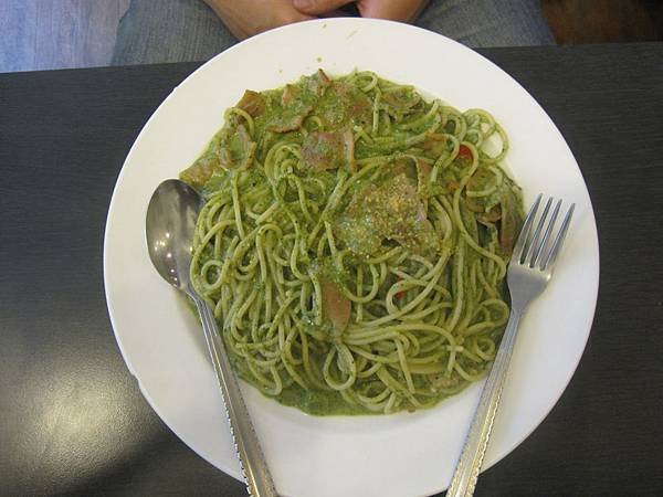 松子青醬培根麵