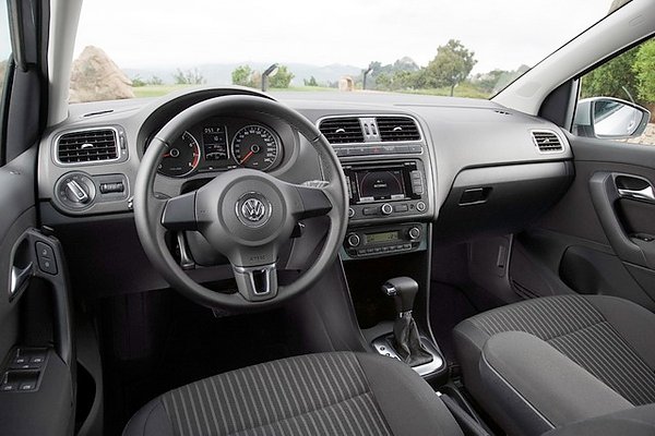 VW Polo-02_調整大小.jpg