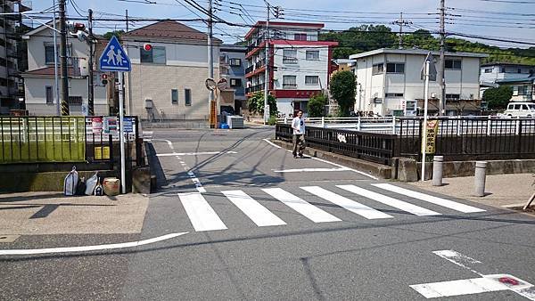 往藤子不二雄博物館的街道