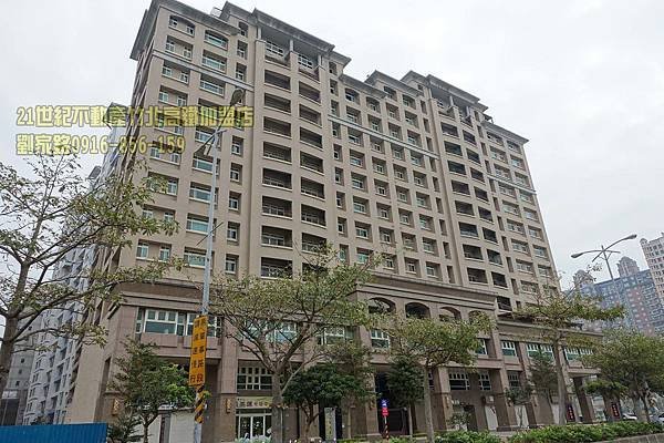 高鐵-時尚廣場.JPG