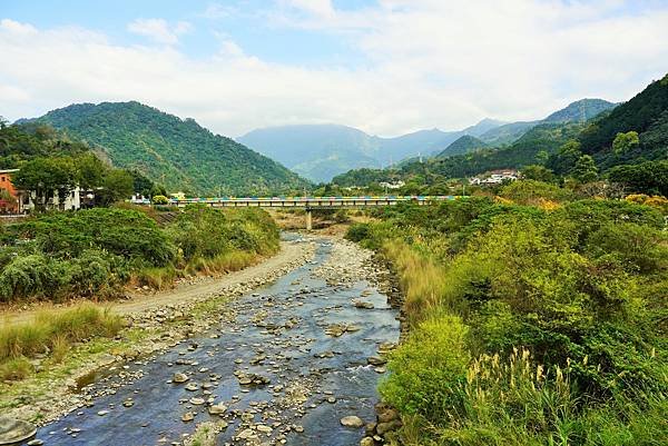 苗栗|搭乘台灣好行南庄線，探訪頭份後花園-老崎古道登山健行步