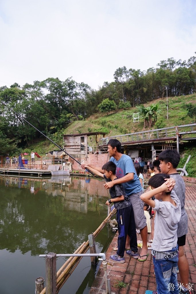 苗栗頭屋茶書坊露營(104露)-小孩的釣魚初體驗