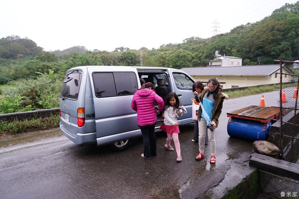 苗栗頭屋茶書坊露營(104露)-小孩的釣魚初體驗