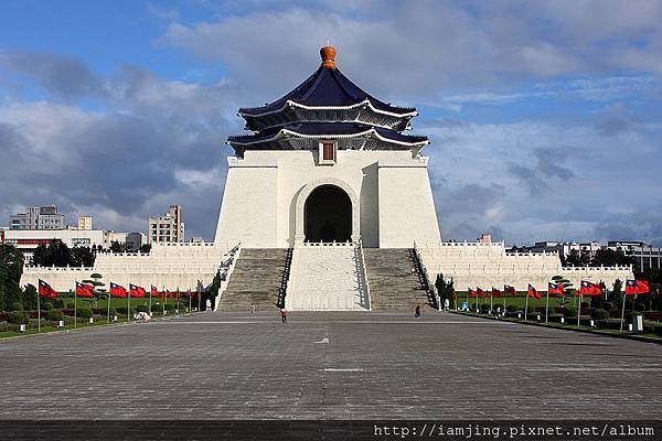 1280px-Chiang_Kai-shek_memorial_amk