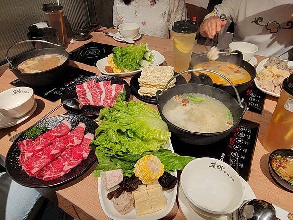 【港飲港食】旺角‧築間幸福鍋物