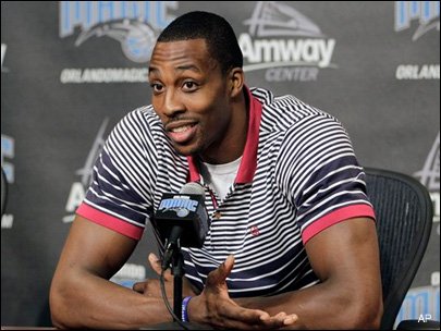 120315-dwight-howard-stays-a-year