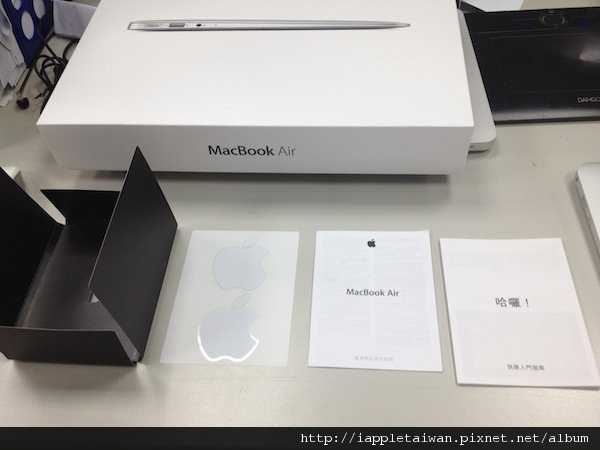 Apple_MacBookAir_12