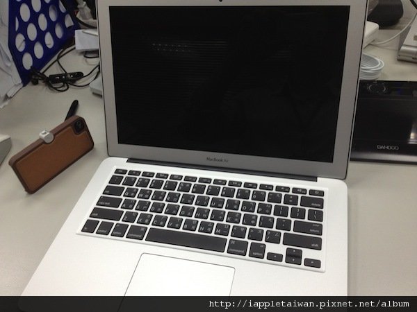 Apple_MacBookAir_16