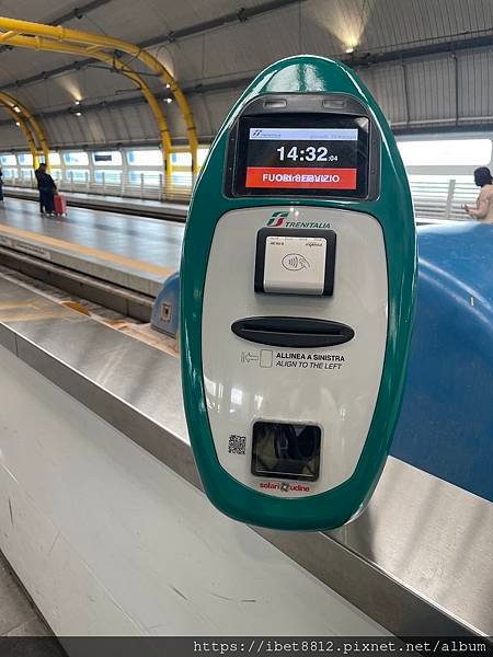 。羅馬住宿 // 鄰近車站無早餐的市景公寓房 Hostel 