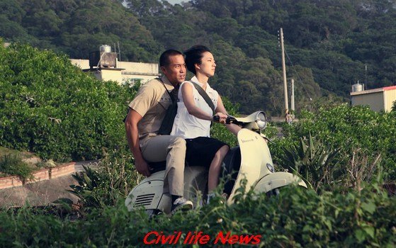 女朋友男朋友_桂綸鎂載張孝全從背後當護花使者