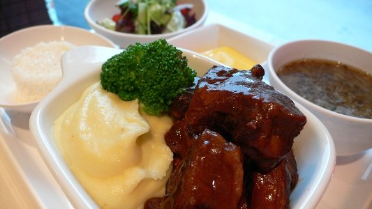 樂烹調_紅酒牛肉.JPG