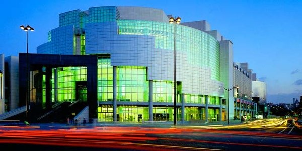 Facade_Opera_Bastille.jpg