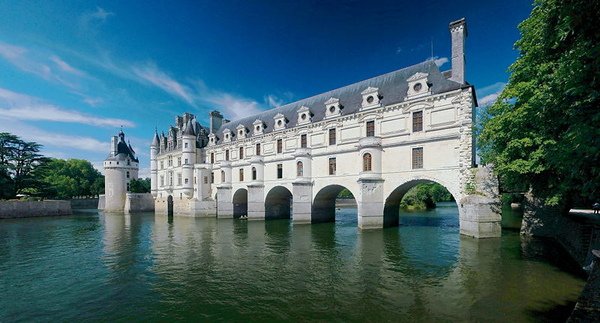 800px-Chateau_de_Chenonceau_2008E.jpg