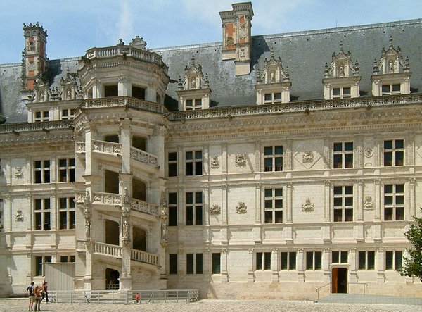 800px-Ch%C3%A2teau_de_Blois_05.jpg