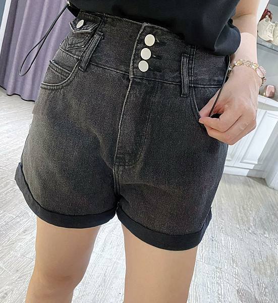 🪧姐妹們❤️明天4/8（二）門市店休唷！