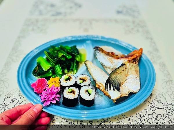 《自煮管理》#走進我的好食小花園 #小花與生菜佐餐 #健康日