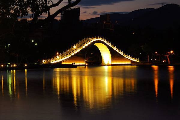 大湖公園夜景.jpg