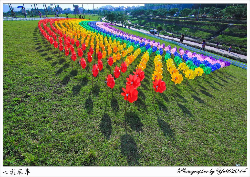 【新北景點】三鶯陶花源(藝術村)‧超吸睛彩虹風車~隨風旋轉之