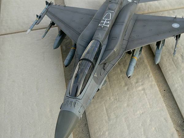 F-16D_004.jpg