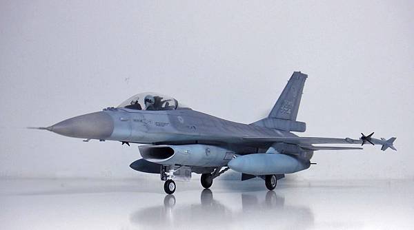 F-16A_001.jpg