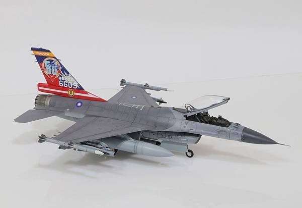 F-16A_814-aniversary_001.jpg