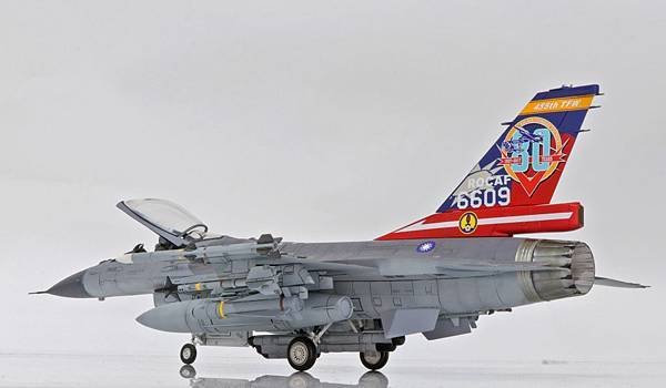 F-16A_814-aniversary_004.jpg