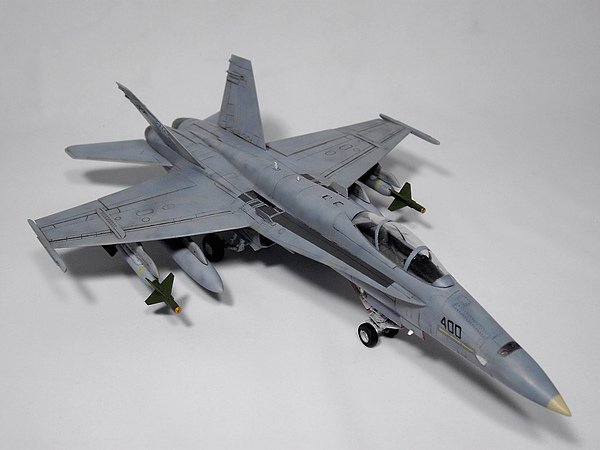 F-18C Revell-012.jpg