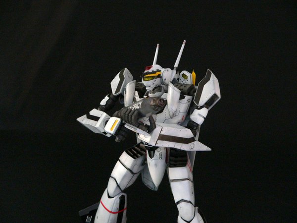 VF-0S battroid-004.jpg