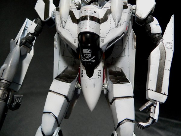 VF-0S battroid-012.jpg