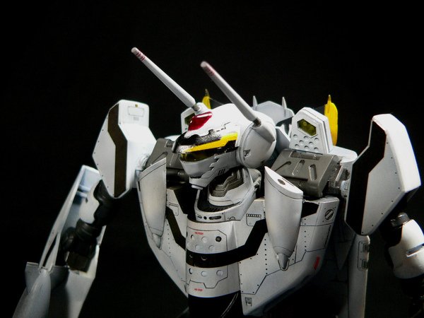 VF-0S battroid-017.jpg