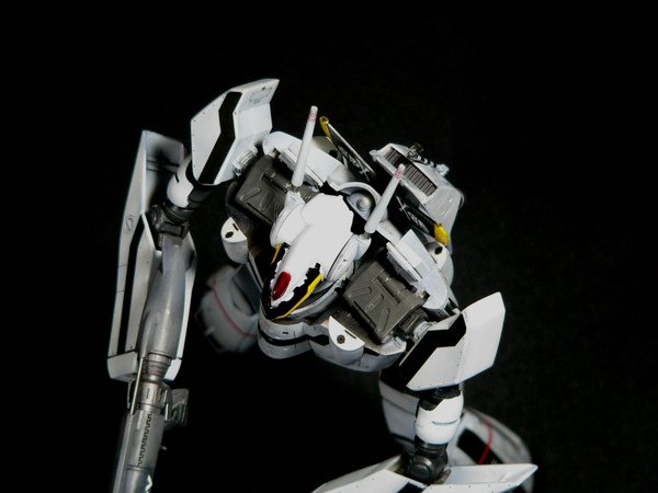 VF-0S battroid-018.jpg