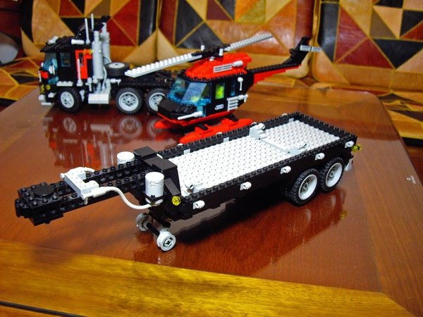 LEGO-5590-Trailer-001.JPG