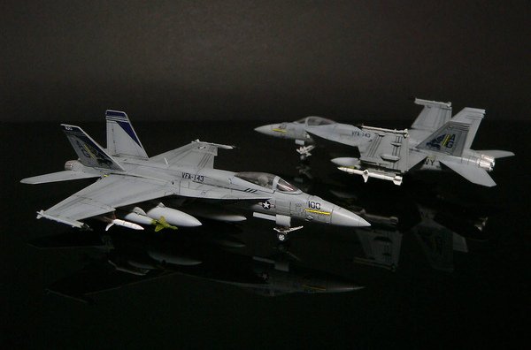 F-18E_003.jpg